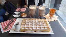Best Belgian waffles at Lizzie's in Bruges