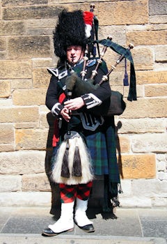 Scottish Piper - Edinburgh