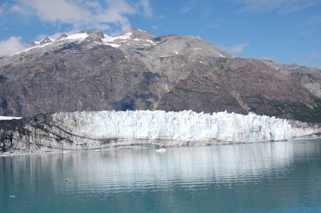 Main Glacier that loses seven feet of ice each year, but grows by seven fee