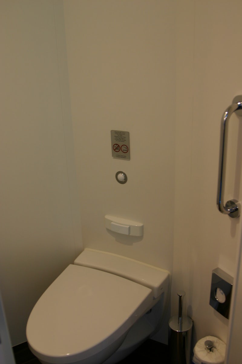 Toilet in my Studio cabin (10527)