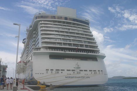 Aft view of Escape docked at Tortola