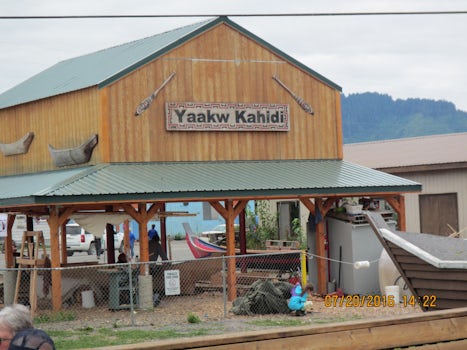 Hoonah, making native Kayaks by the "old" ways.