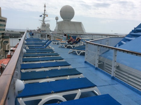 Lots of cruisers off the ship today- hence the empty beds.