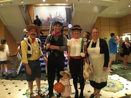 Great Mary Poppins family on Halloween.