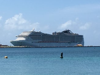 Picture of the ship from St. Maarten's beach.