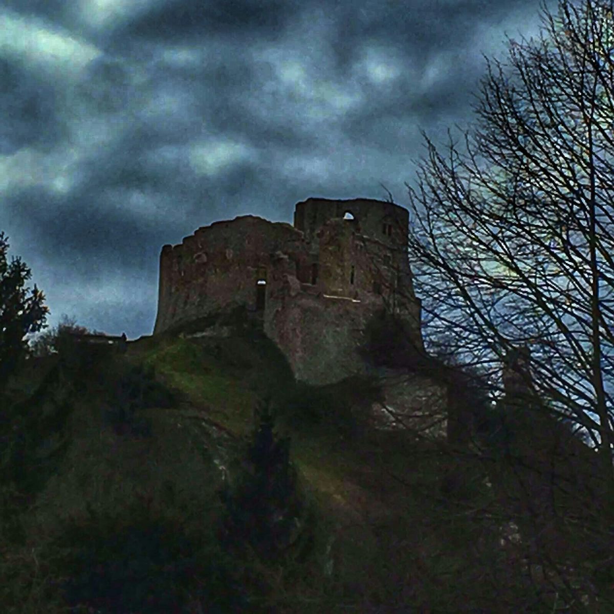 This is the castle that King Henry the Lionhearted built in a year. Extraor
