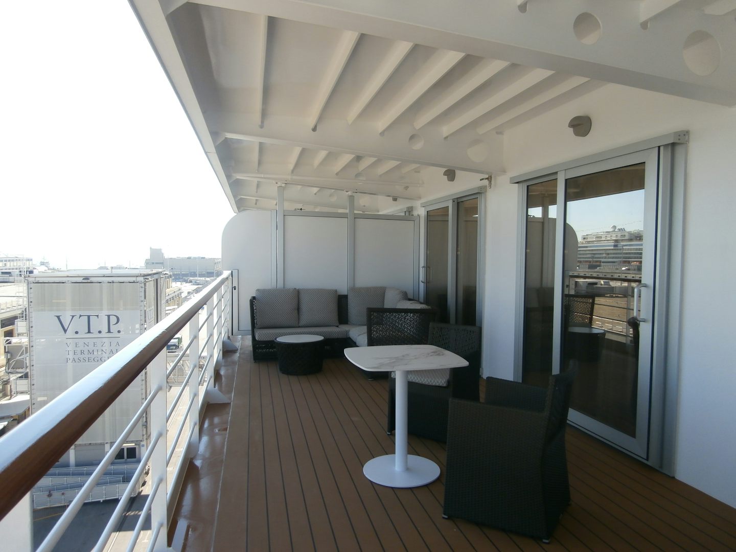 SS Suite balcony