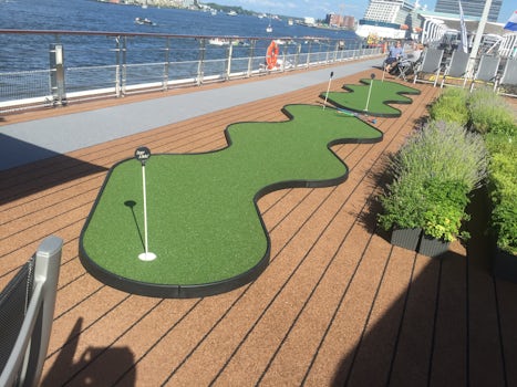 The mini-golf, herb garden, and walking path on the roof of the Alruna