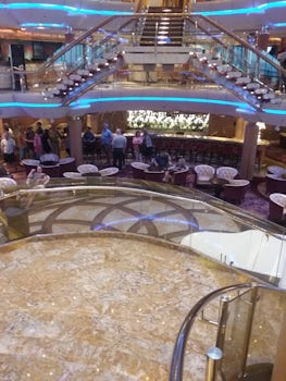 Centrum looking down to R Bar and across to Guest Services(behind stairs)