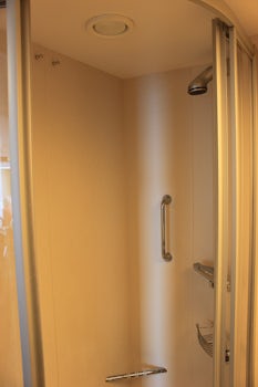 Bathroom Balcony cabin 1180 deck 10 starboard aft Concierge C3