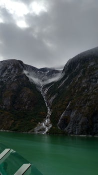 Driving through the Tracy Arm Fjord Passage Way
