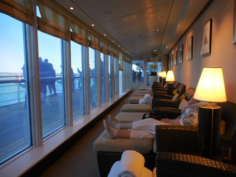 The Canyon Ranch Spa aboard QM2 provides not only excellent massages but al