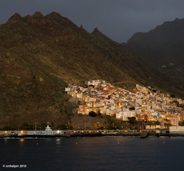 Early morning along the Tenerife waterfront...