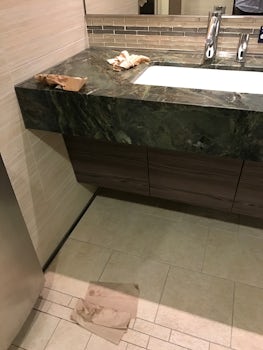 messy bathrooms