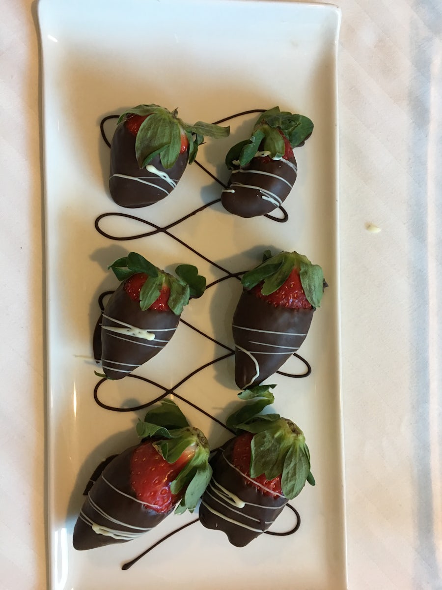 Chocolate covered strawberries ( part of package or can be pre-ordered)