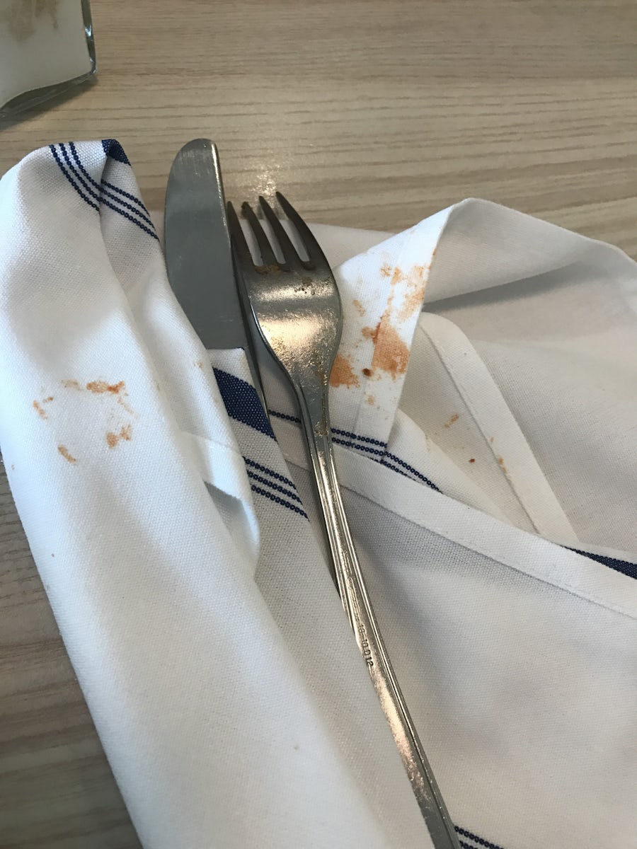 Was lucky enough to get utensils dirty with sauce wrapped in my napkin. How can someone look on a sauce covered fork/knife and wrap it in a napkin?!
