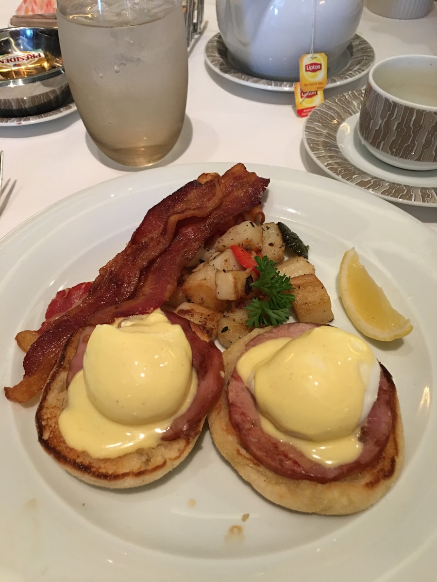 One of the breakfasts in the dining room. Eggs Benedict. It was very good.
