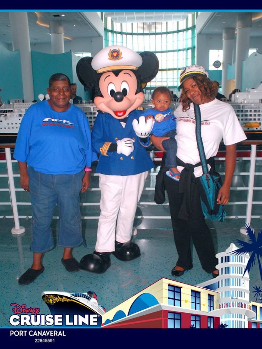 Meeting Captain Mickey in the terminal