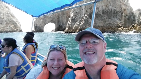 Traveling to the Eye of the Pacific in Cabo San Lucas