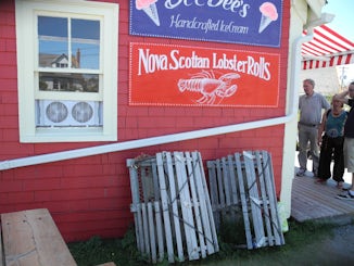 Delicious lobster rolls in Peggy