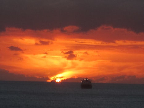 Sunset in Waikiki as we depart harbour.
