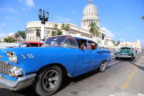 Capitolio and vintage cars in Havana
