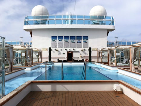 The Retreat -Adults only pool - Regal Princess