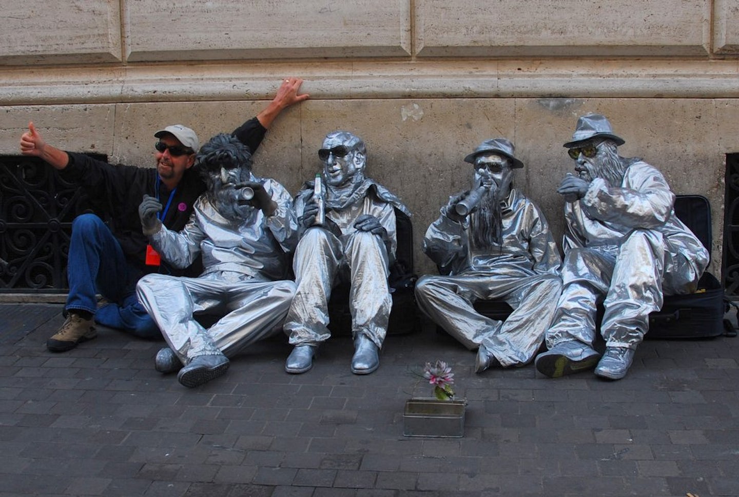 Hanging out with the street mimes while walking in Venice
