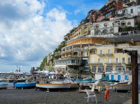Amalfi Coast tour - lunch stop in Positano!