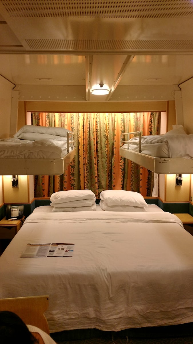 stateroom 2260 with 2 pullman