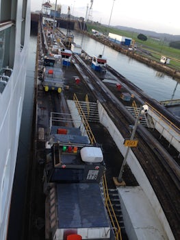 the workings of the Panama Canal