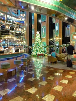 Atrium bar and Christmas tree