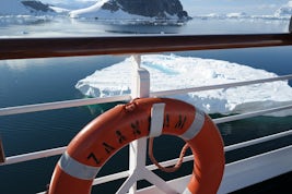 Ice bergs come closer to the ship than one might expect