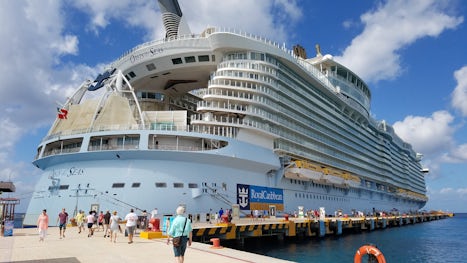 Oasis of The Seas in Cozumel, Mexico. January 2017