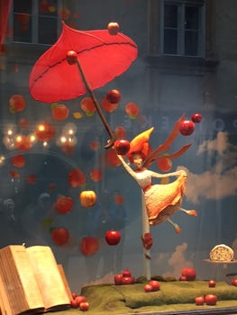 Bakery Window in Vienna Made Almost Entirely Out of SUGAR