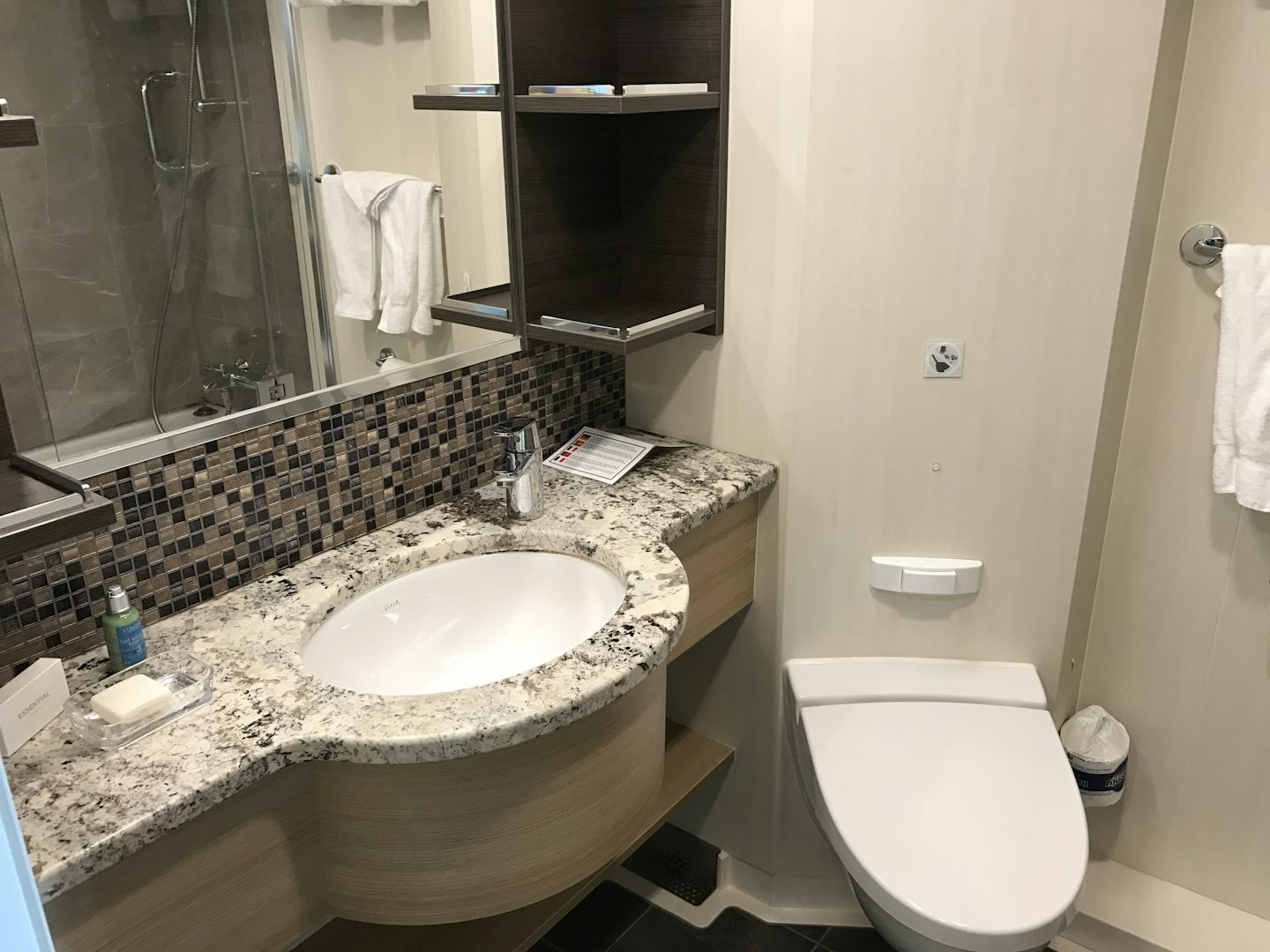 Junior Suite Bathroom