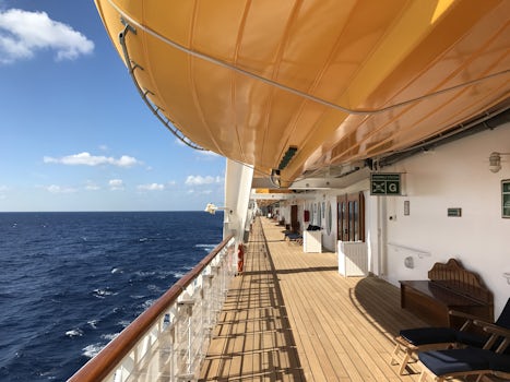 Deck 4, the promenade deck, sea day