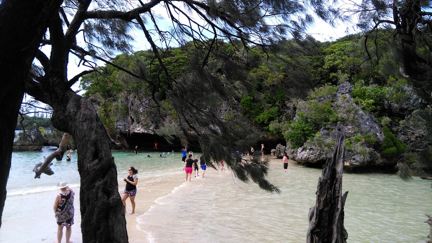 Isle of Pines, glorious day, many took advantage to snorkel here