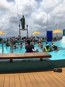 The back pool on the Lido Deck on final sea day--really crowded