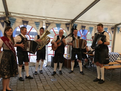 Bavarian Festival to welcome us in Vilshofen