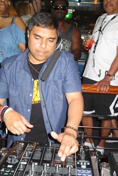A day party in the Viking Lounge with DJ Yogi Patel at the helm/