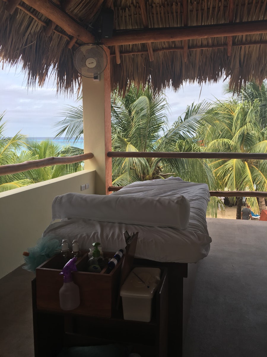 An ocean front massage in Cozumel