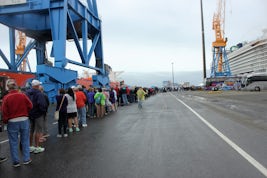 THE line getting back on the ship........2 hours!
