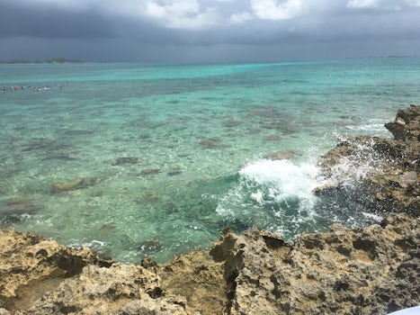 Crystal clear water - Pearl Island
