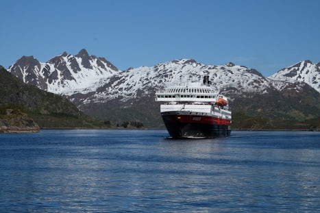 MS Nordlys in the Lofoten fjords - from the speed boat used for the eagle s