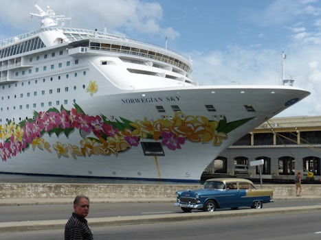 As the largest cruise ship to dock in Havana, the Sky's aft sticks out
