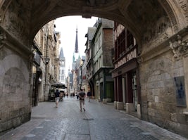Entering Rouen. The photo seems to be upside down although I posted it righ
