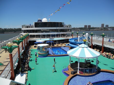 An overview of the pool area on the Gem.