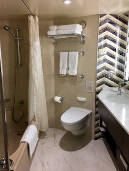 bathroom of cabin 6085