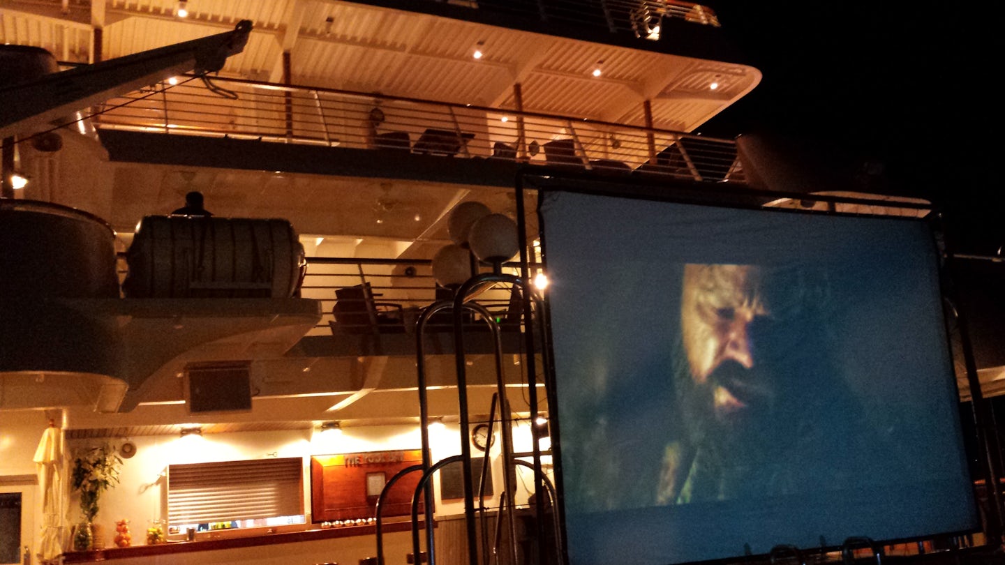 Movie night out on deck ! Popcorn delivered   :)
